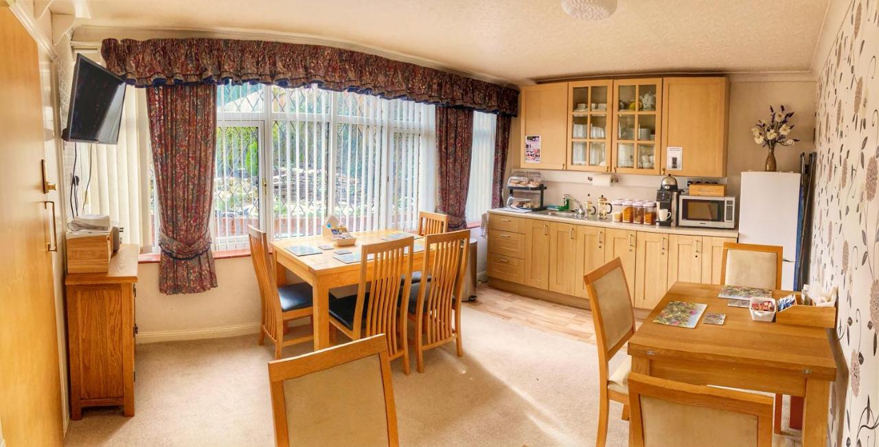 Blythewood Guest House كولشل المظهر الخارجي الصورة